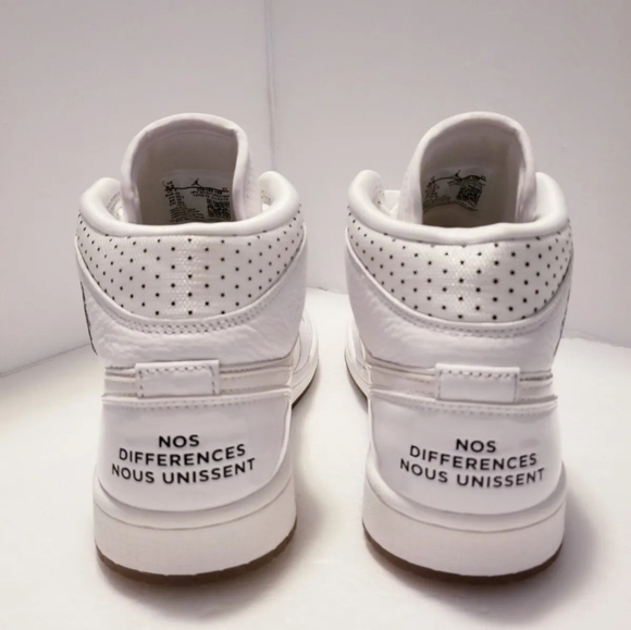 Air Jordan 1 Mid Wmn Nos Differences Nous Unissent White CI9100-100 Shoes Sz 8.5 - Picture 7 of 13